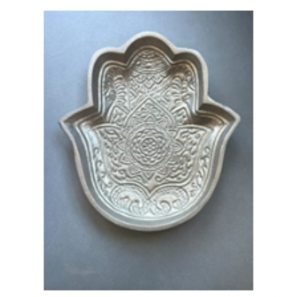 Silver Metal Hand of Fatima Trinket Tray - Picture 1 of 2